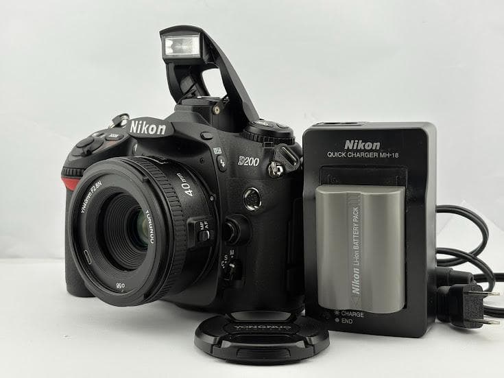 ★極上品★ ニコン D200 ボディ/ レンズキッド★純正バッテリー、充電器付★