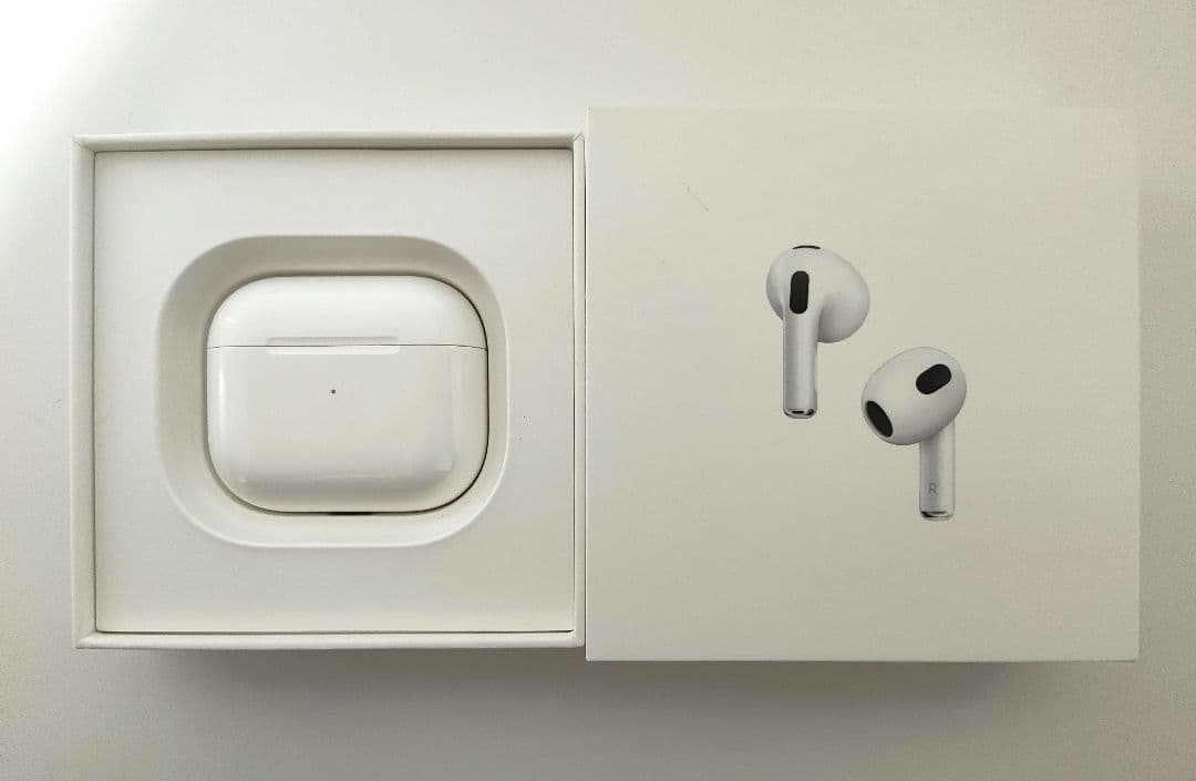 Apple AirPods 第3世代 Lightning／MagSafe充電対応