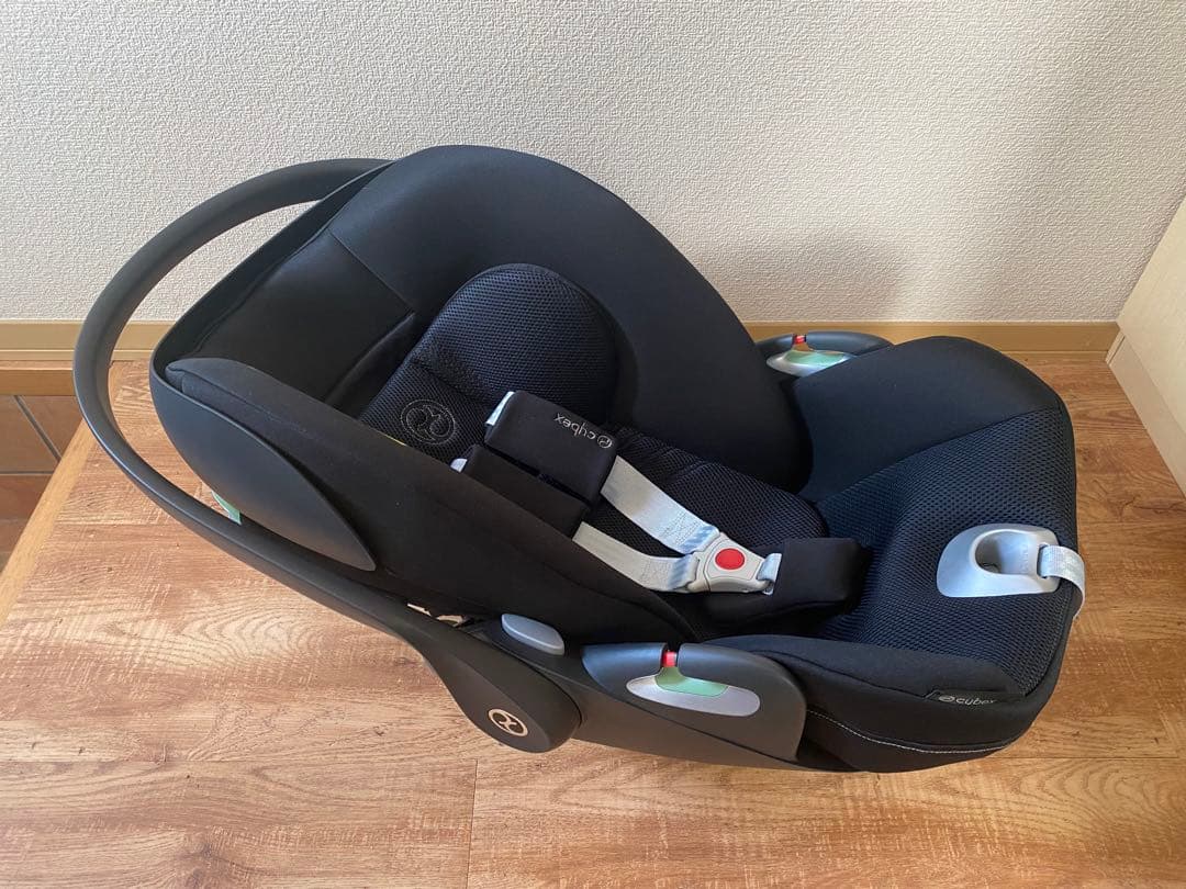 【美品】Cybexベビーシート クラウド T i-Size ブラック