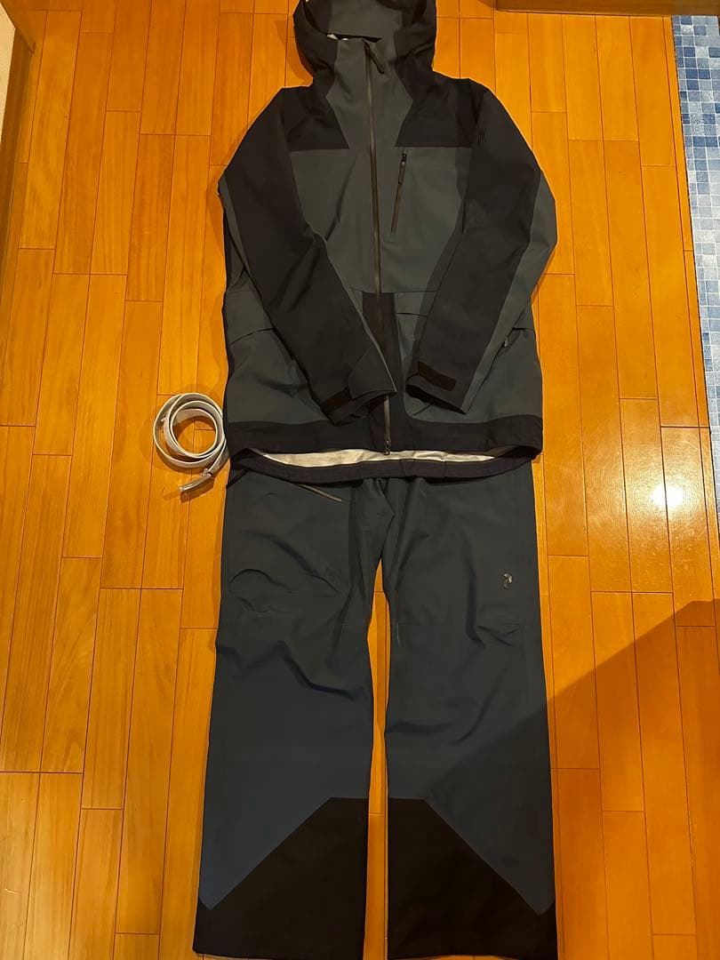 ピークパフォーマンススキーウェア