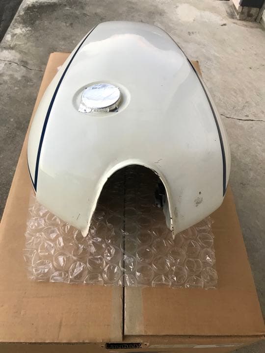 値下げ‼️ ヤマハRZ250純正タンク初期型4L3