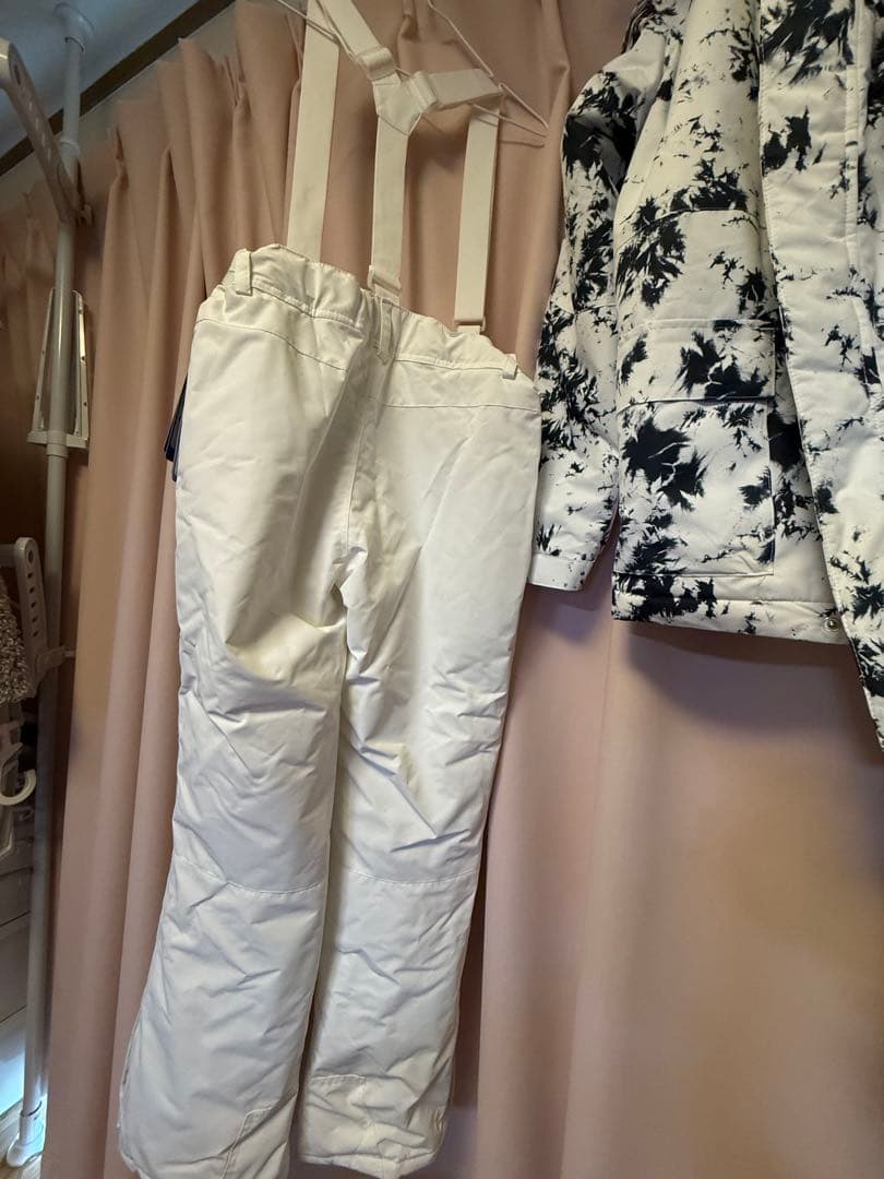 タグ付き　スキーウェア 上下セット　ボード　ユニセックス
