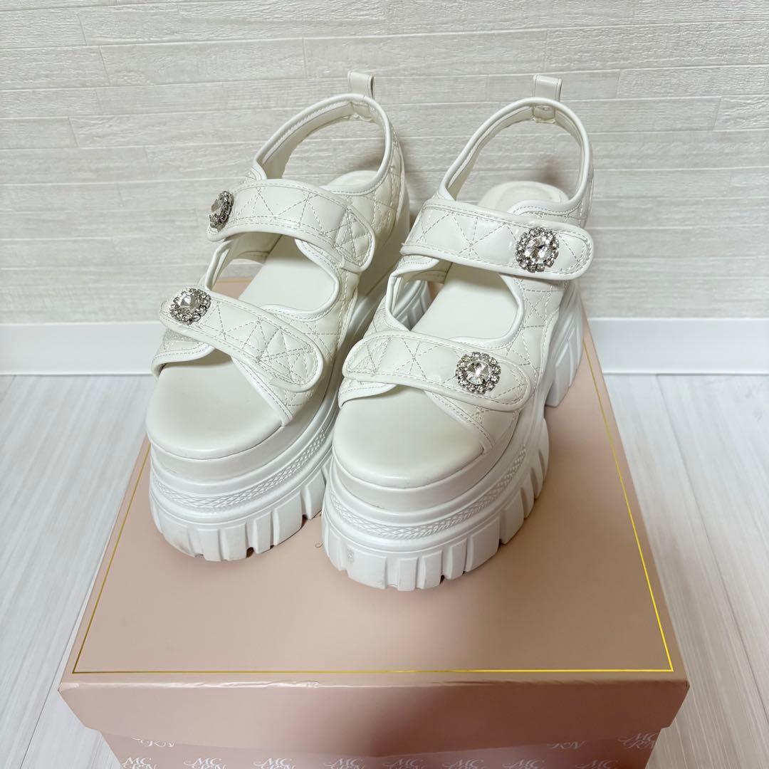 ミシェルマカロン 厚底サンダル 白 Lサイズ 厚底キルティングビジューサンダル