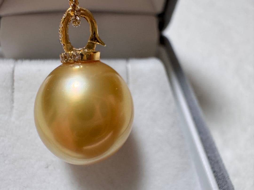 新品　てりツヤ茶金級　南洋白蝶ゴールデンパールペンダント