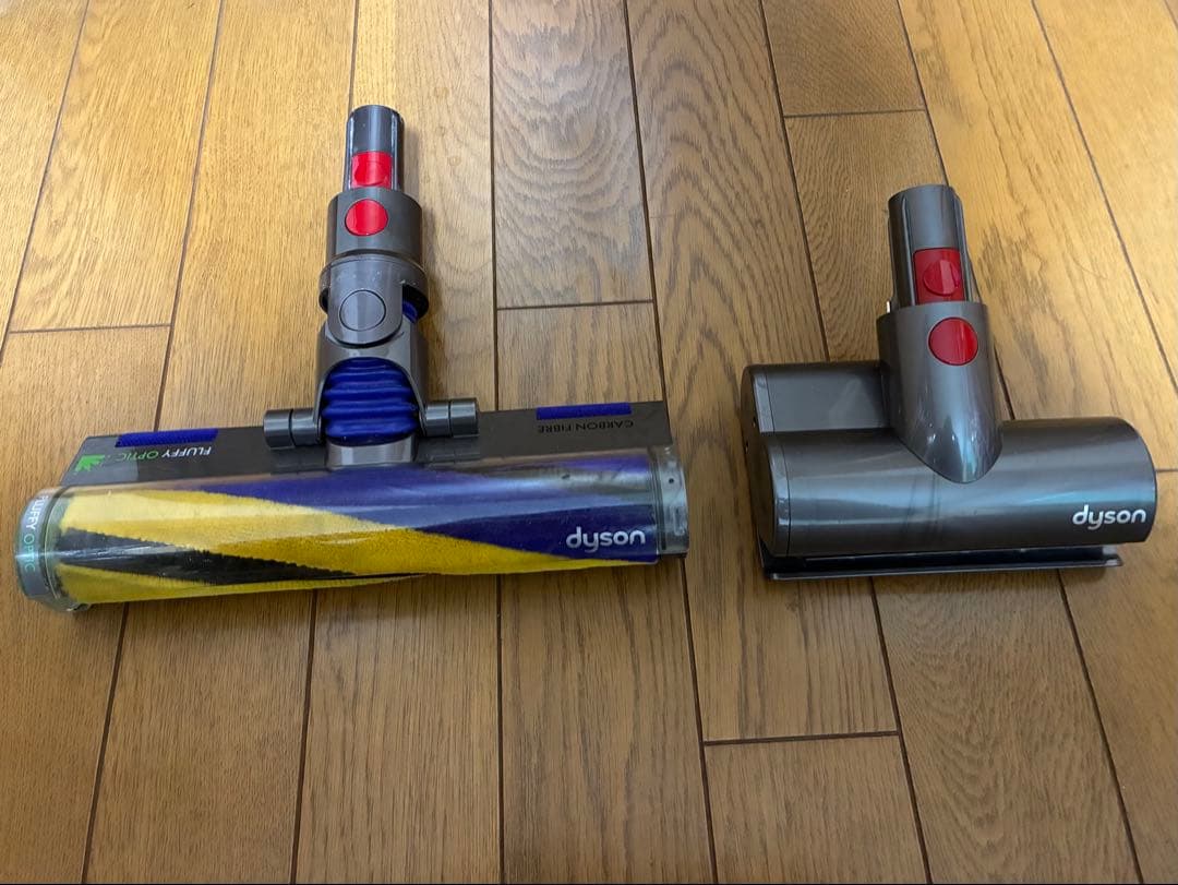 ダイソン コードレスクリーナー　SV33　約24分 LEDヘッド、専用スタンド付