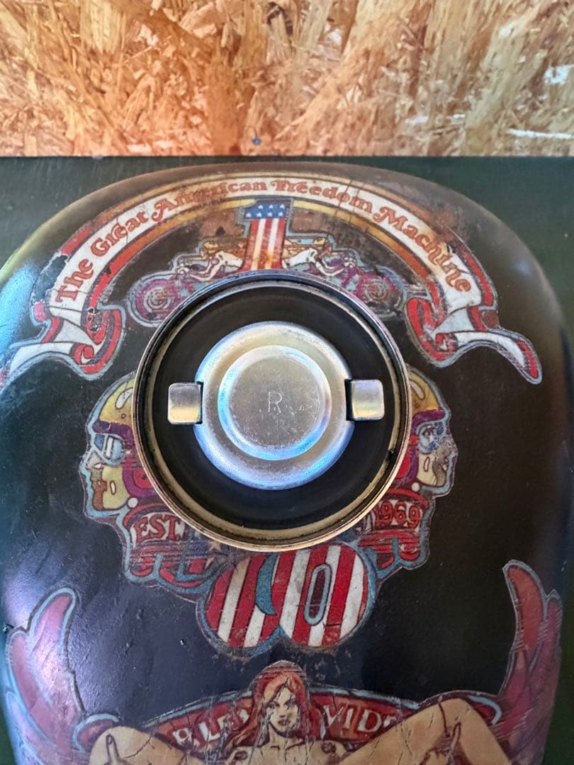 ハーレーダビッドソン ガソリンタンク　スポタン