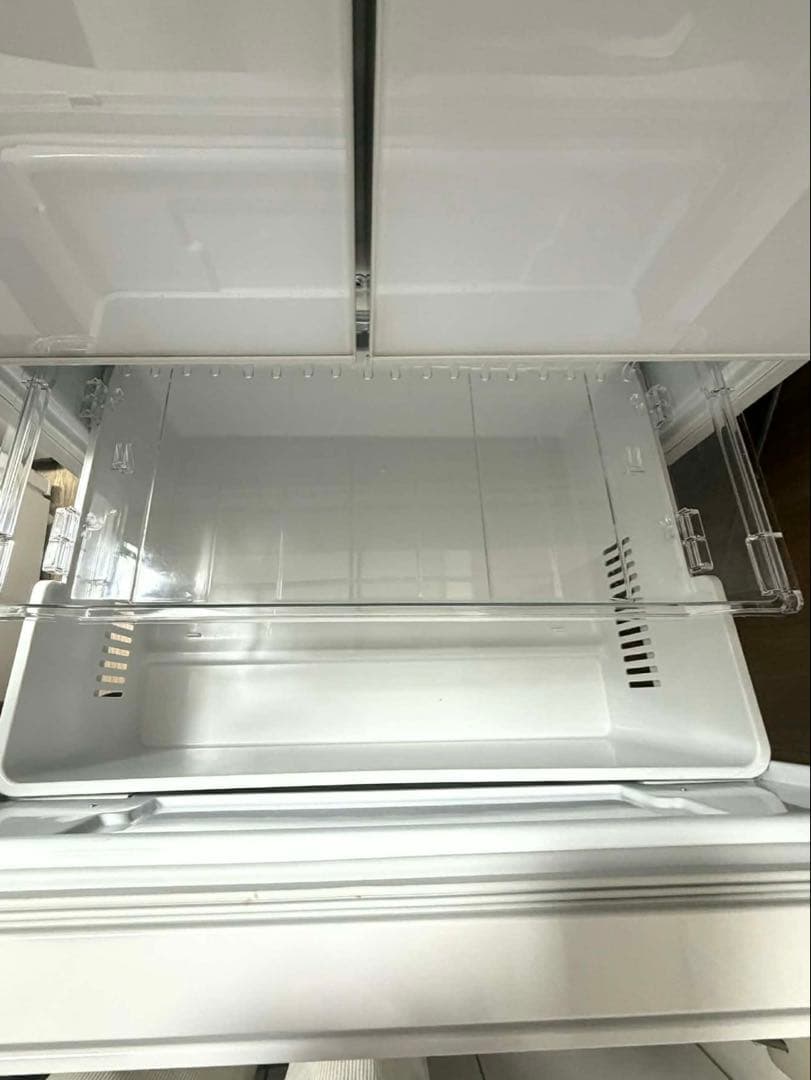 日立 大型冷蔵庫 ホワイト送料込みです。