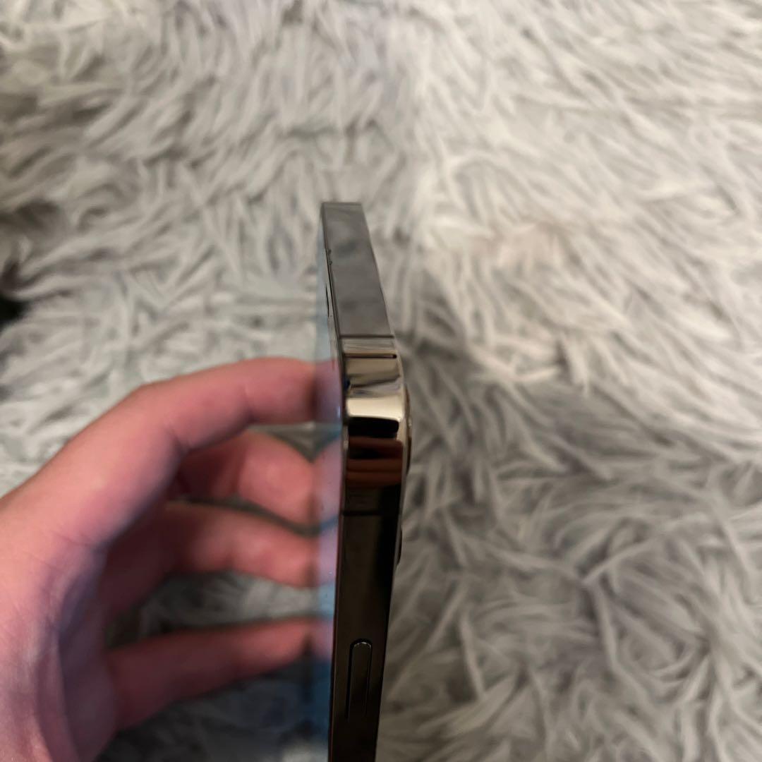 Apple iPhone 12Pro スペースグレー バッテリー状態72%