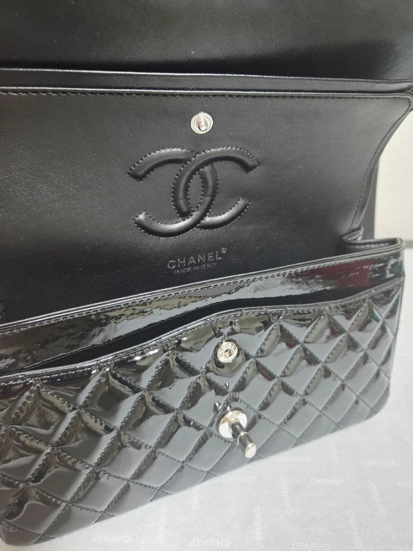 美品✨ エナメルレザー ショルダーバッグ ✨ブラック