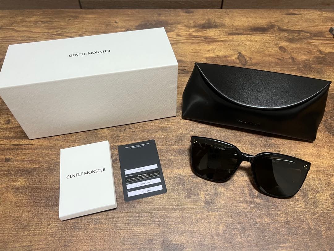 GENTLE MONSTER LOLOE ブラック サングラス　ケース付き