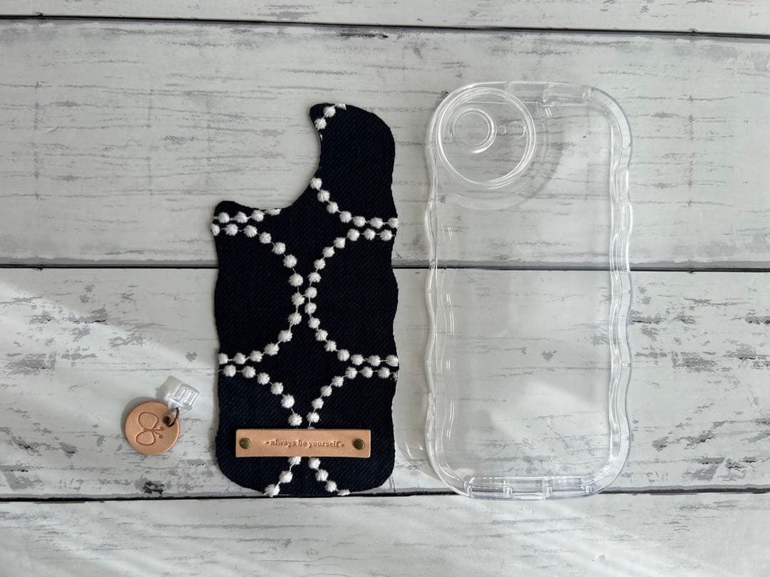 【1085】フォロワー600人突破感謝特別割引ミナペルホネンタンバリン木製がま口