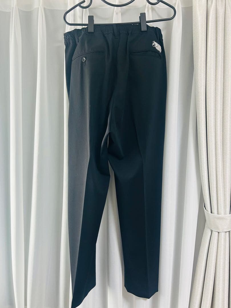 パンツ BUDSPOOL. EASY PLEATED TROUSERS