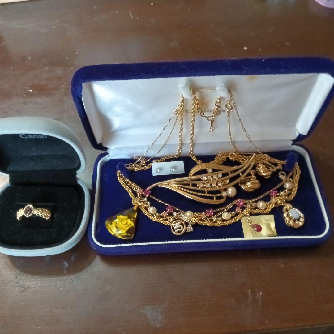 遺品生前整理アクセサリー纏めＫ18ルビートップ、ニナリッチ、ブローチパールピアス