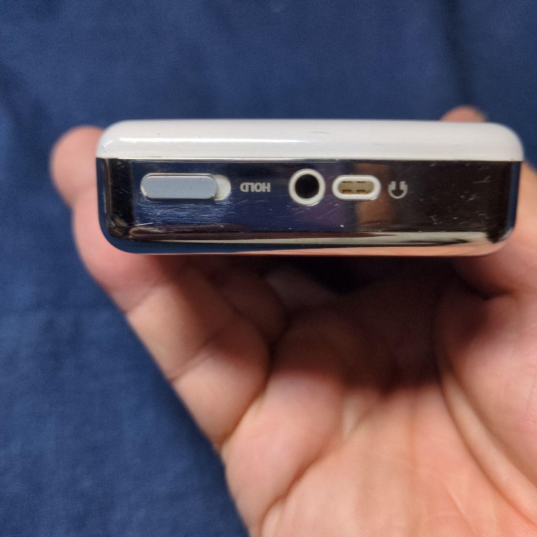 動作品　iPod Classic　60GB A1099　カラー液晶　白と金属