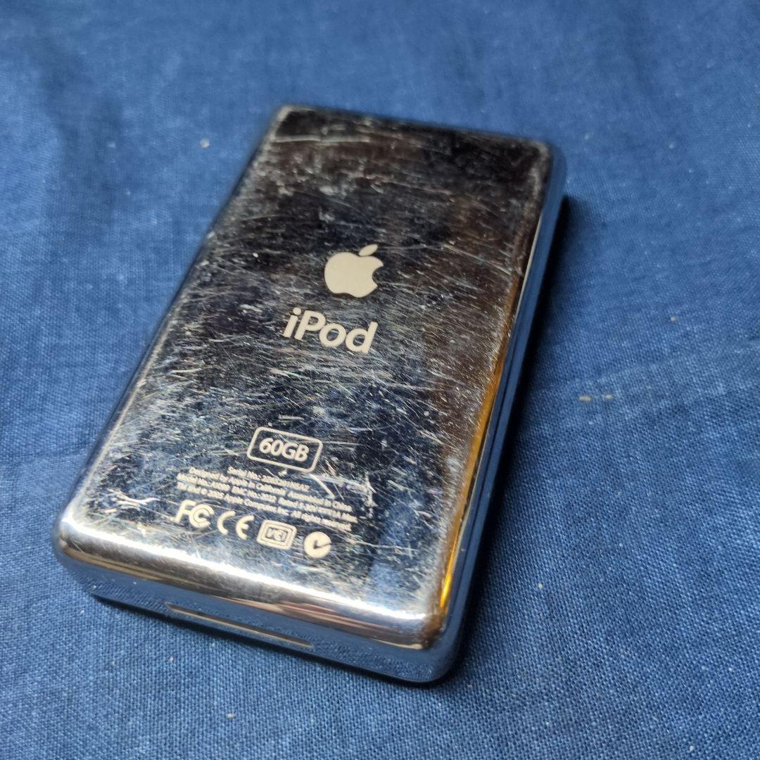 動作品　iPod Classic　60GB A1099　カラー液晶　白と金属