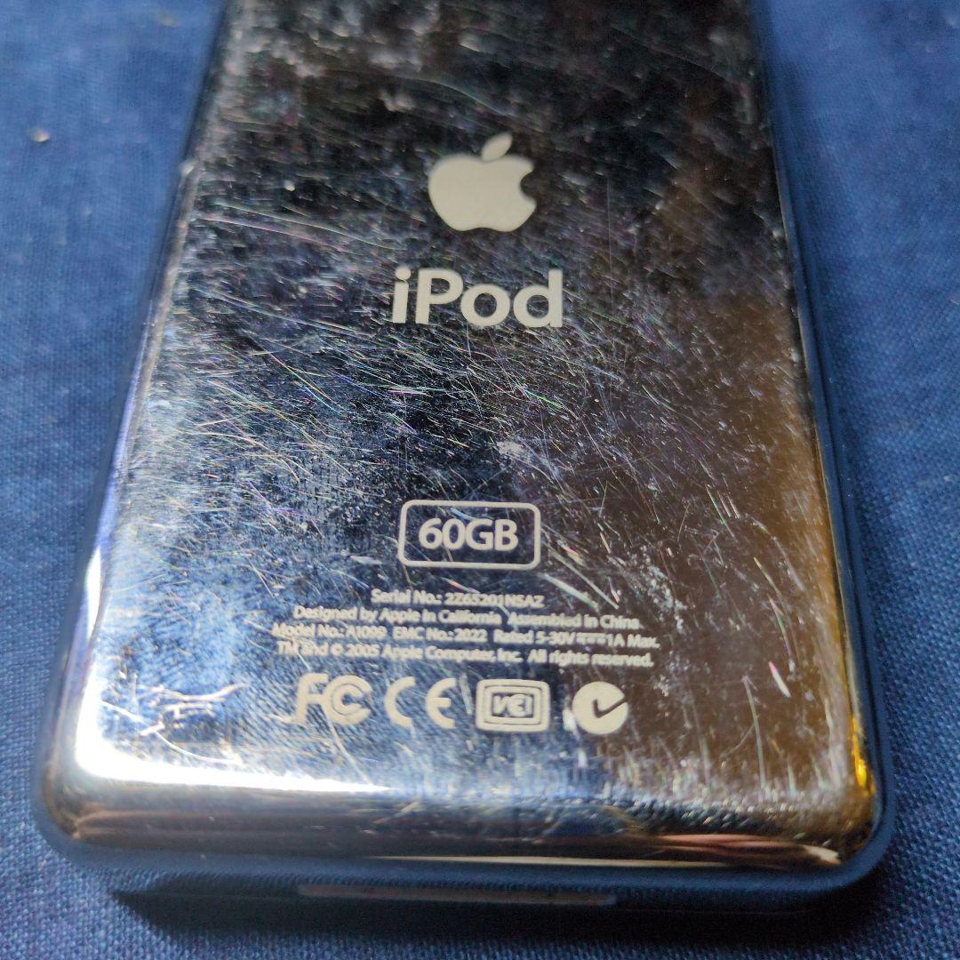 動作品　iPod Classic　60GB A1099　カラー液晶　白と金属