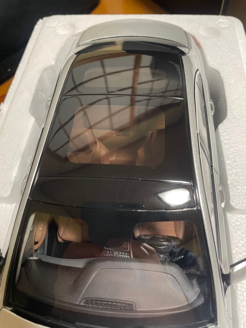 I-scal製1/18ミニカー　ベンツeクラス シルバー