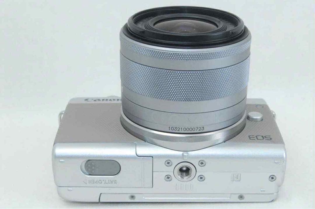 Canon EOS M100 シルバー 15-45mmレンズ付き