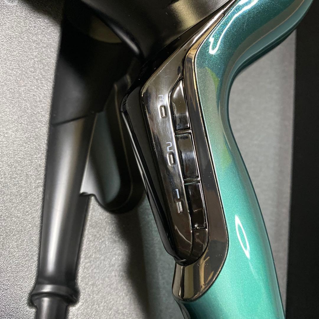 リュミエリーナ　レプロナイザー 7D plus ヘアビューロンヘアビューザー2