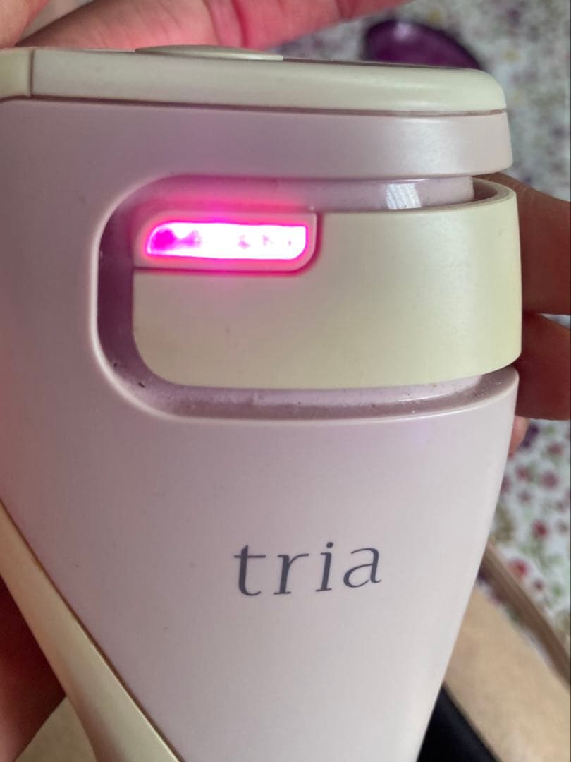 トリア スキンエイジングケアレーザー　ジャンク品