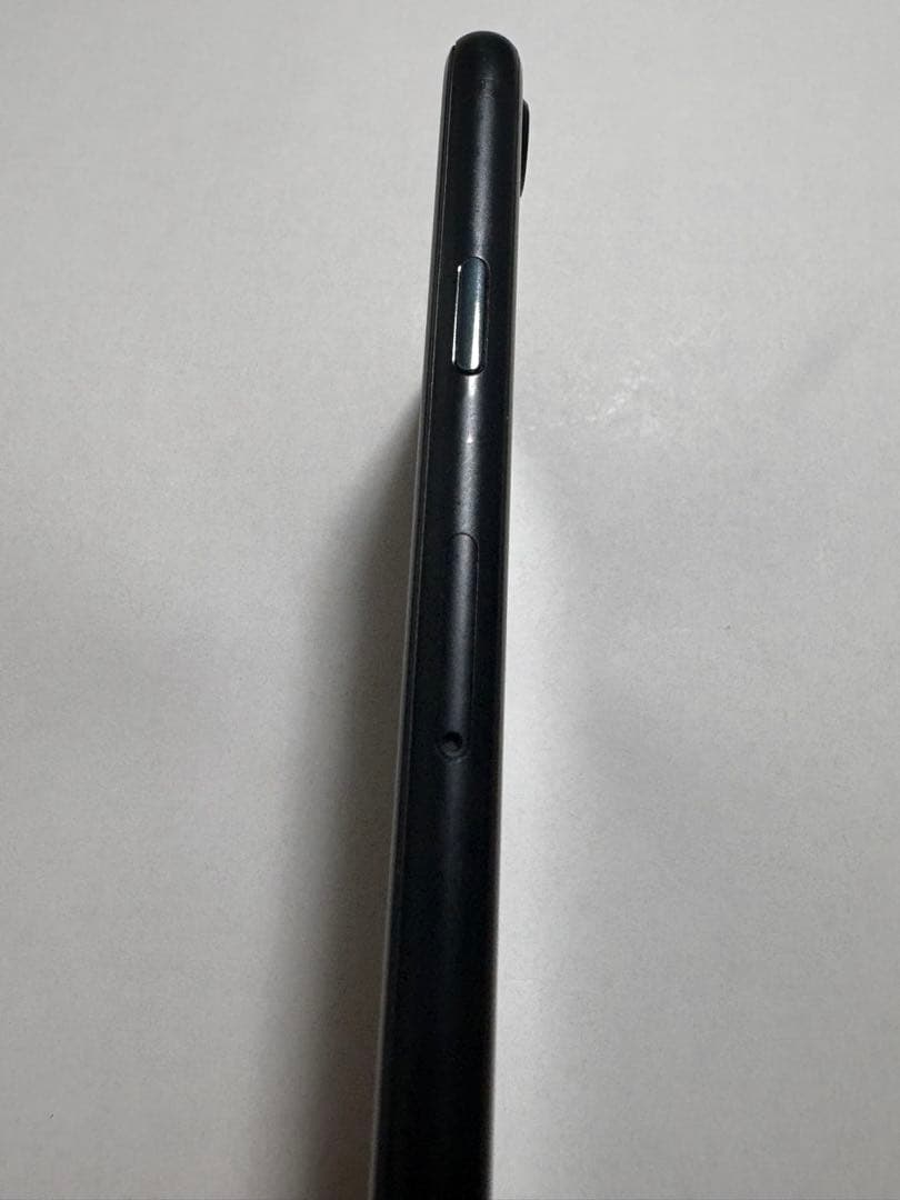 【美品】iPhoneSE（第二世代）ブラック 128GB SIMフリー