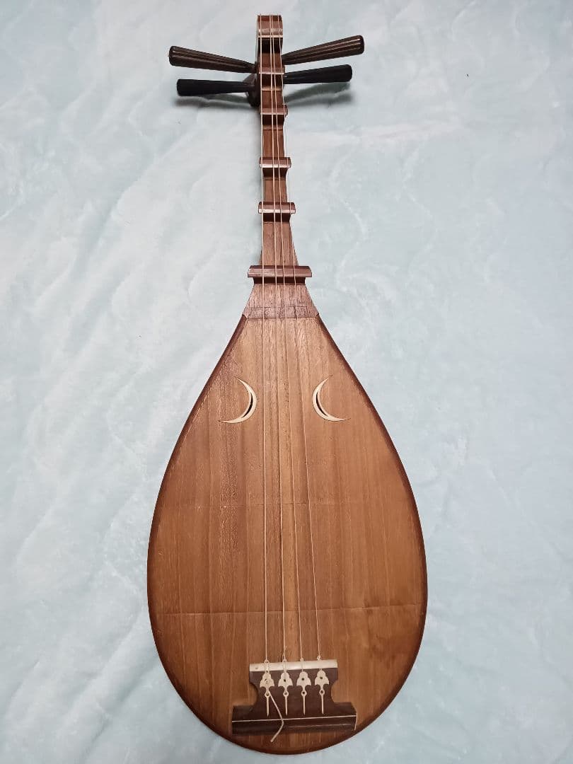 価格ご相談ください。薩摩琵琶　筑前琵琶　和楽器です。弦は新品　分解可能