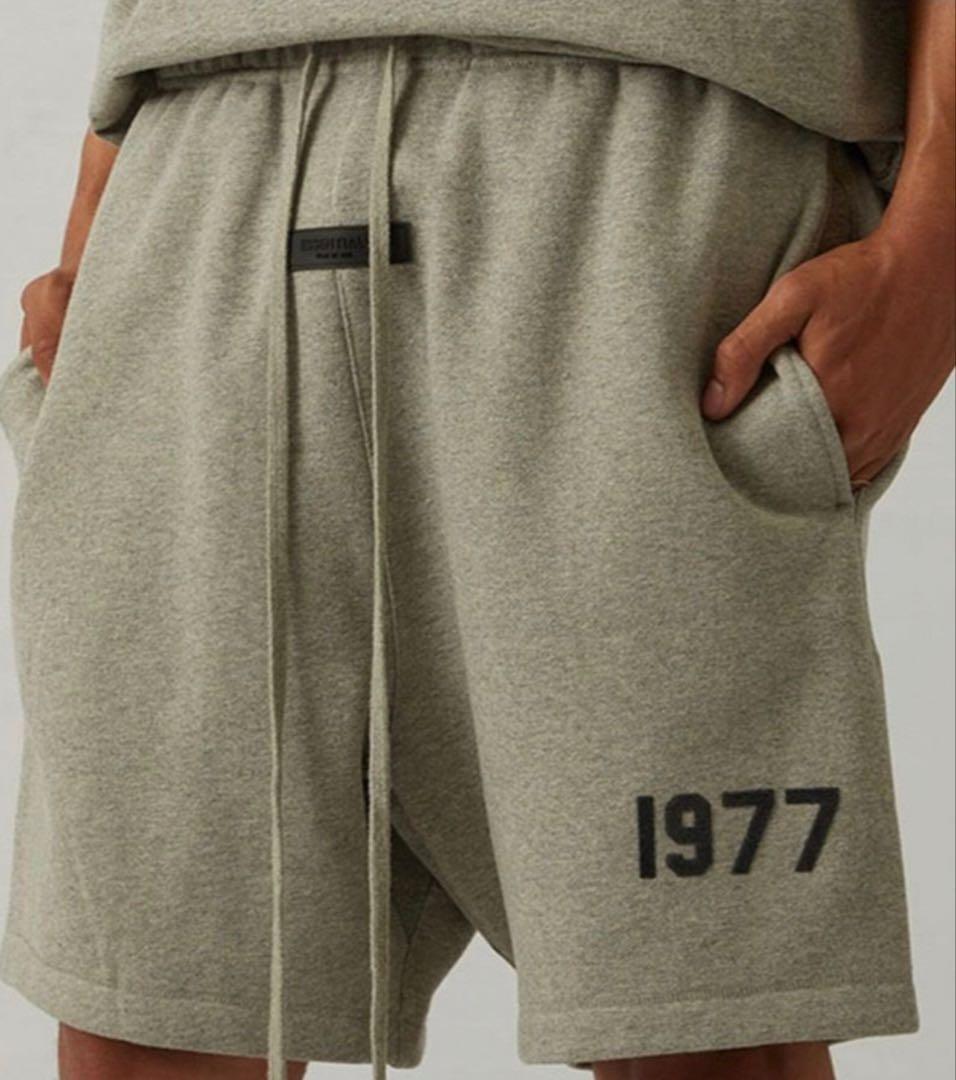 新品未使用　エッセンシャルズ スウェット1977 ハーフパンツ 短パンXL