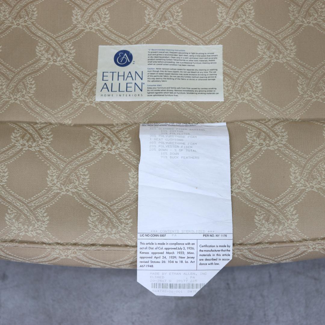 イーセンアーレン ウイングバックソファ オットマン アメリカ