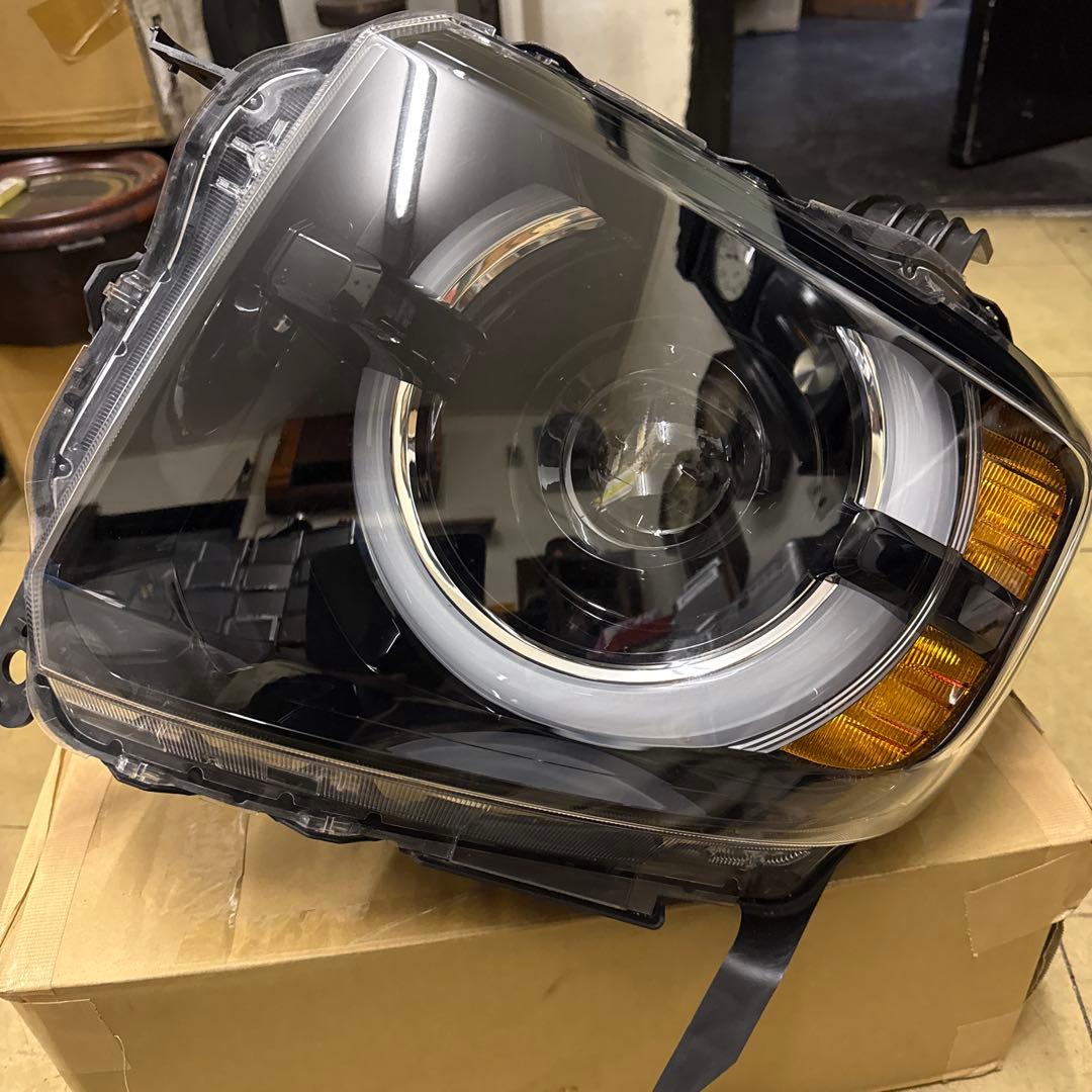 N VANヘッドライト！左右美品