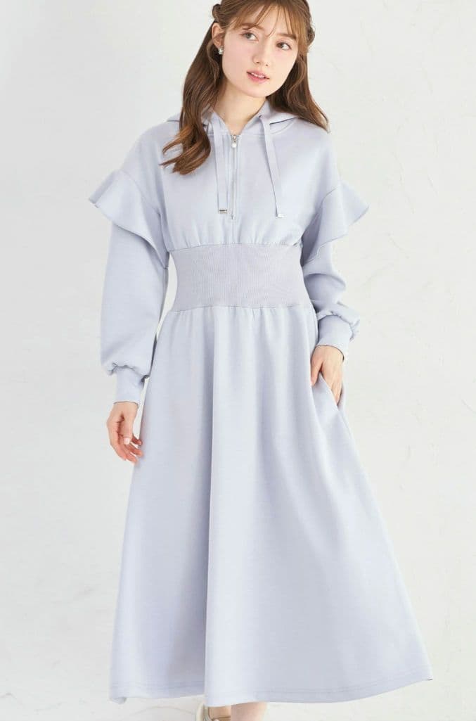 ウエストリブ切り替えフリルスリーブボンディングフーディワンピース　サックス