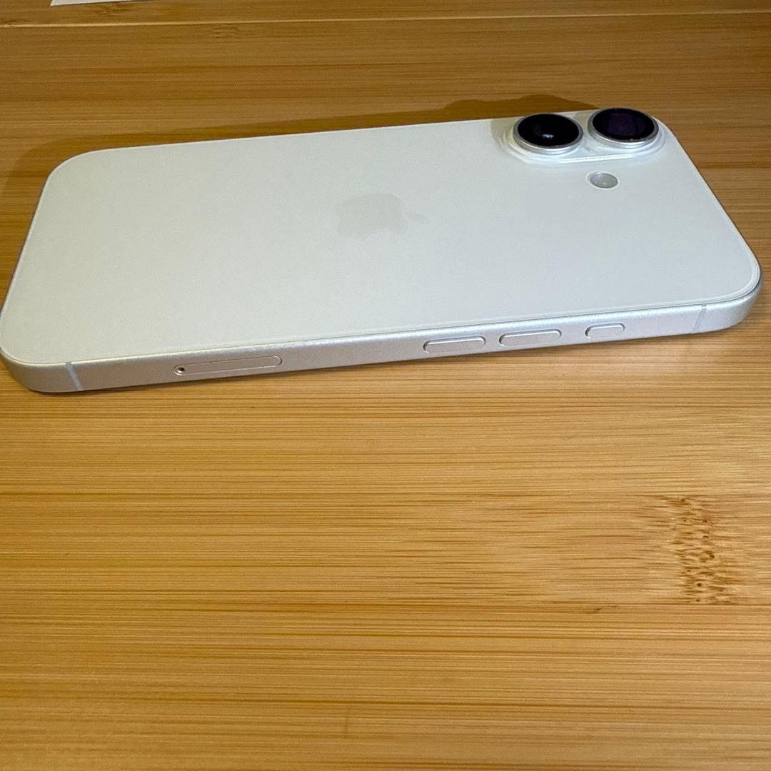 鈴木 【美品】 iPhone16 SIMフリー 128GB