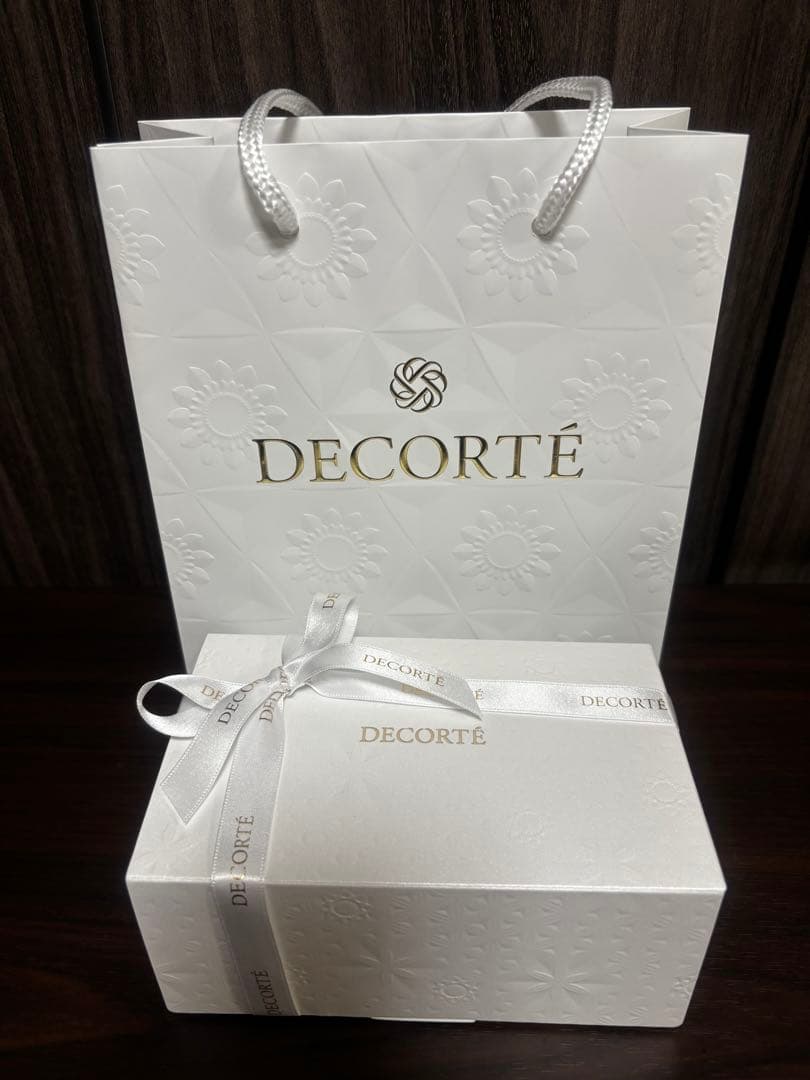 【新品未開封】DECORTÉ AQ 毛穴美容液オイル40mL プレゼント包装