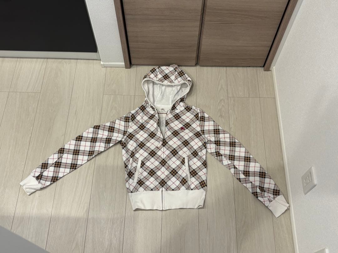 【ぽ:本日24時まで】BURBERRY チェック柄 フード付きパーカー