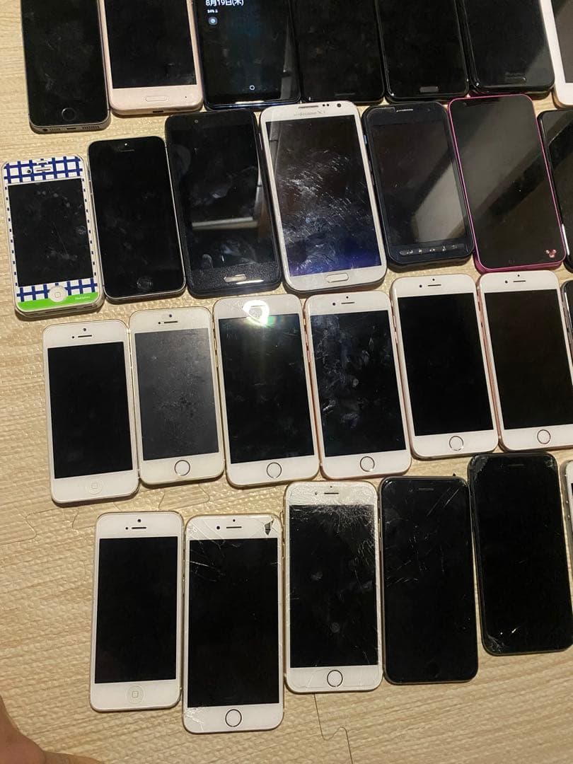 ゆ*め様 Apple iphoneスマホiPadまとめ売り34台ジャンク品