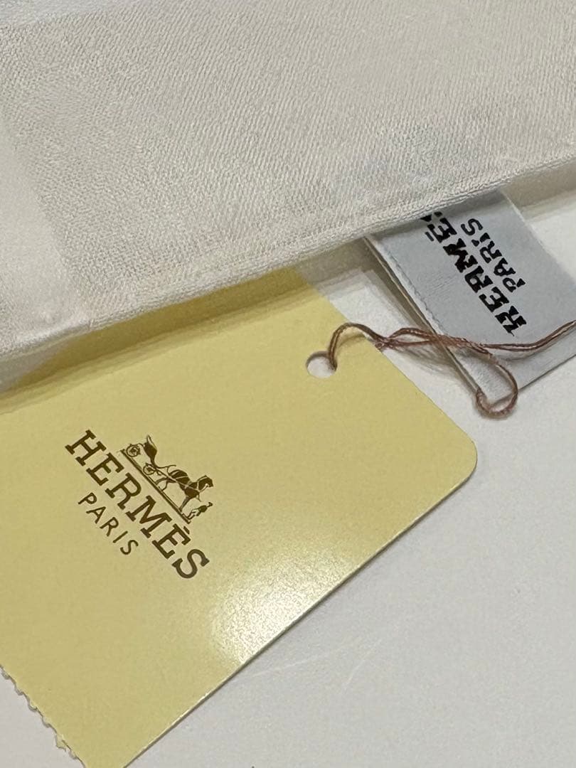 新品タグ付☆エルメス　ハンカチ　ロゴ　H模様　スカーフ　コットンスカーフ美品