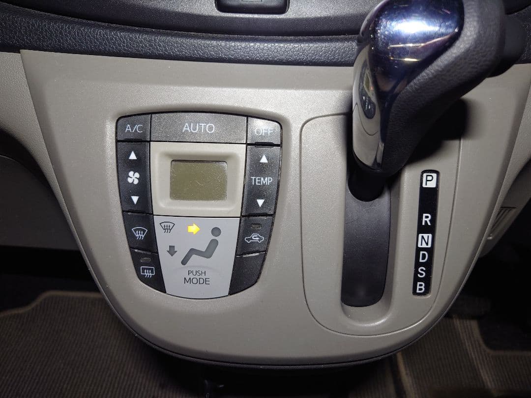 LA300S ミライース エアコン操作パネル