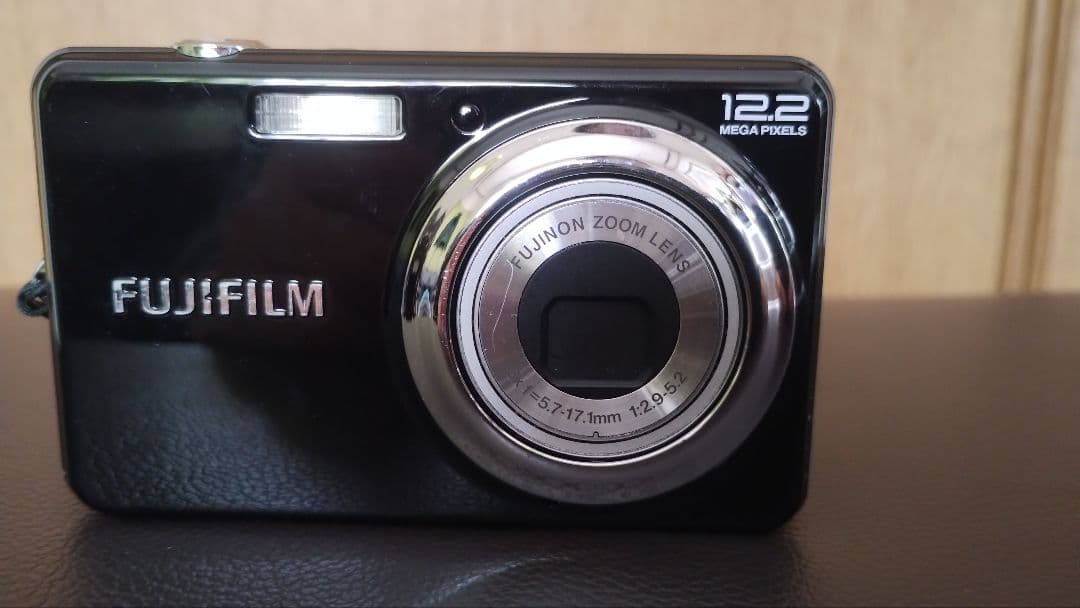 【まい様】【中古品】富士フィルム Fujifilm J30 コンデジカメラ