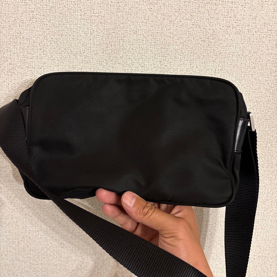 PRADA ブラックショルダーバッグ