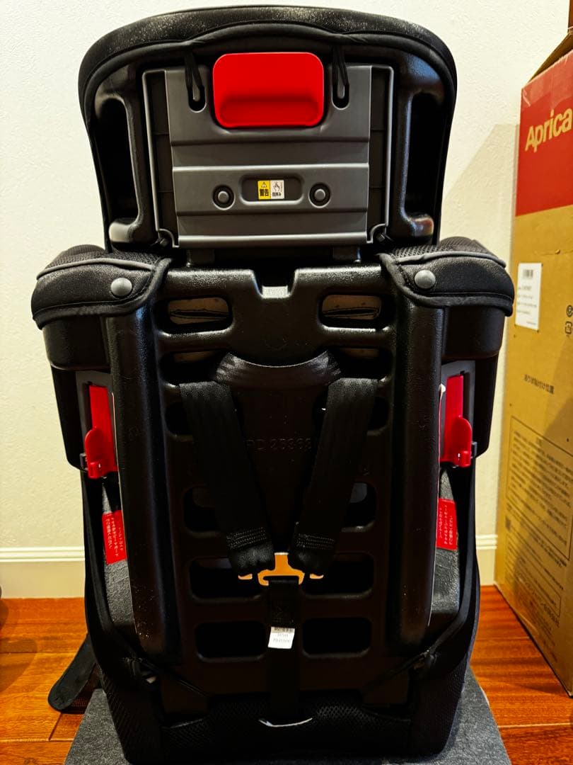 Aprica アップリカ　エアグルーヴ AE チャイルドシート　ジュニアシート