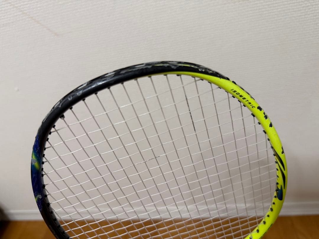ヨネックス　アストロクス77バドミントンラケット ブラック/イエロー