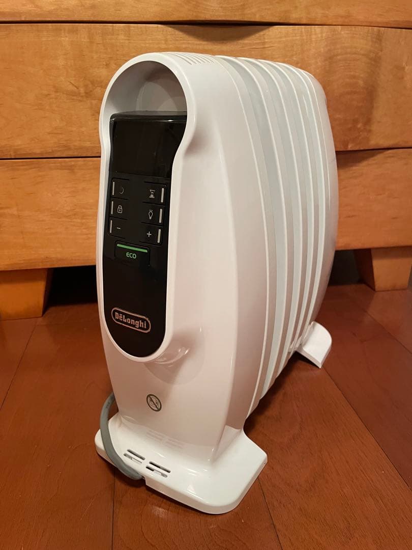 DeLonghi デロンギ オイルヒーター ミニサイズ NJ0505E