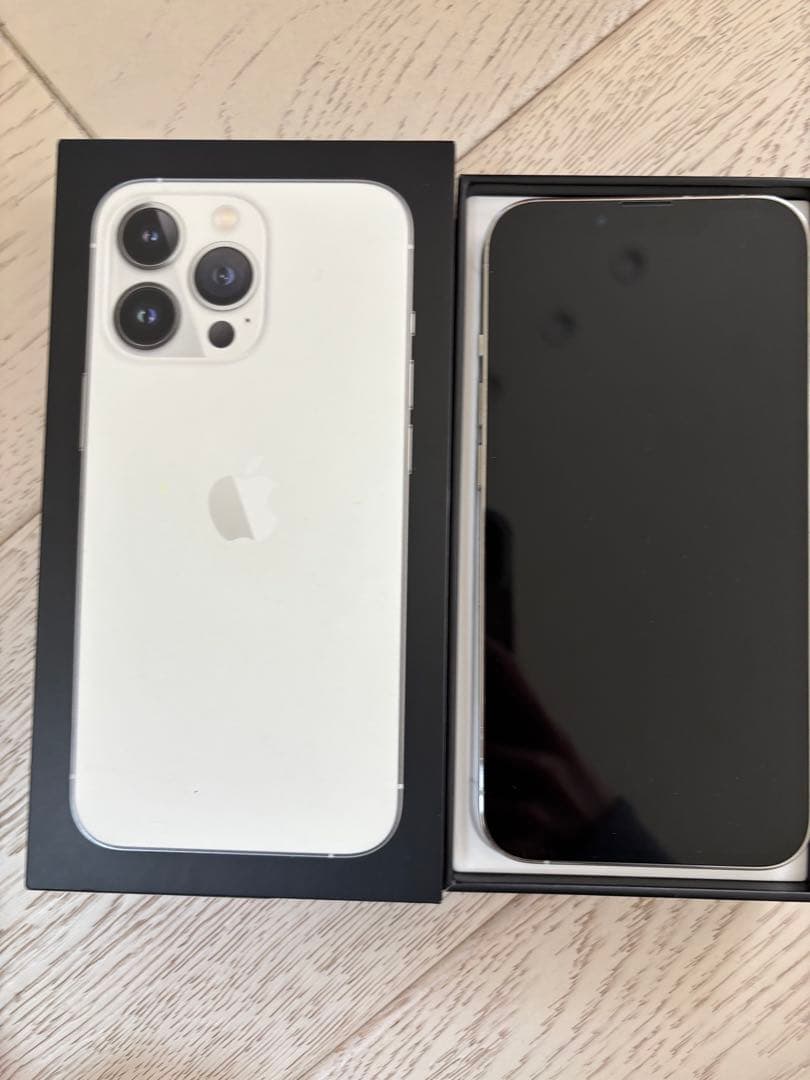 【最終値下げ】Apple iPhone 13 Pro ホワイト 本体
