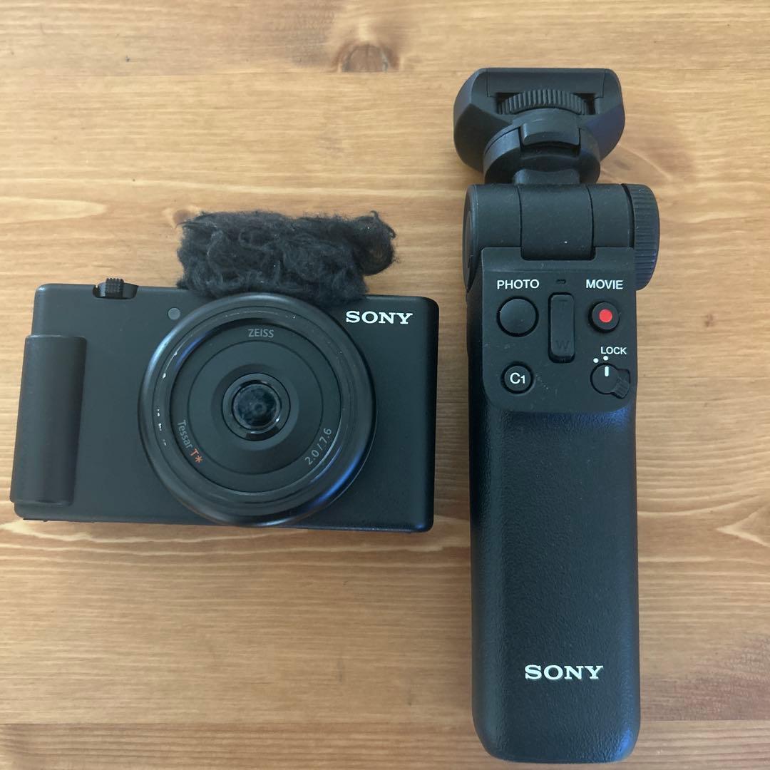 SONY コンパクトデジタルカメラ 本体とリモコン