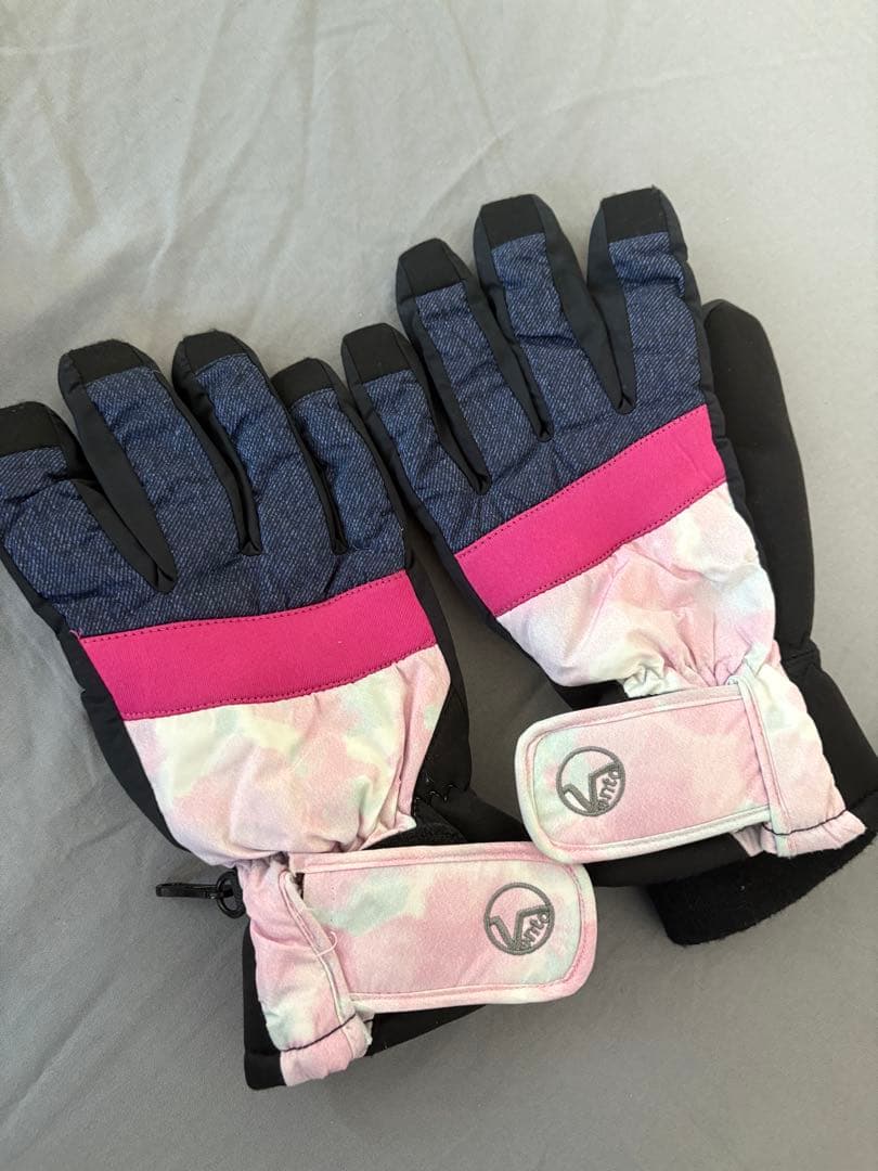 スノーボードウェア、ゴーグル、手袋、インナーセット（女性用）