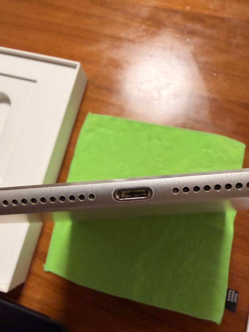 iPad Air2 第2世代 128GB Wi-Fi + Cellularモデル