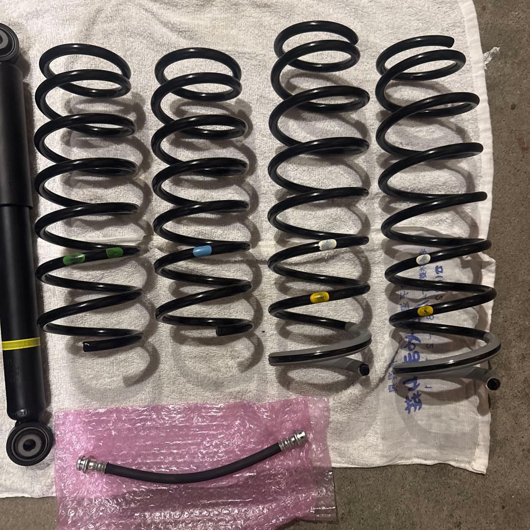 JB64W ジムニー純正ショックアブソーバ -4本セット 新車はずし