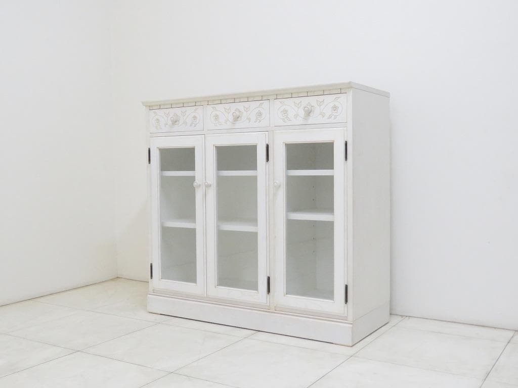 こなまる様 葉山ガーデン サイドボード 花彫刻 特注 白塗装 キャビネット食器棚