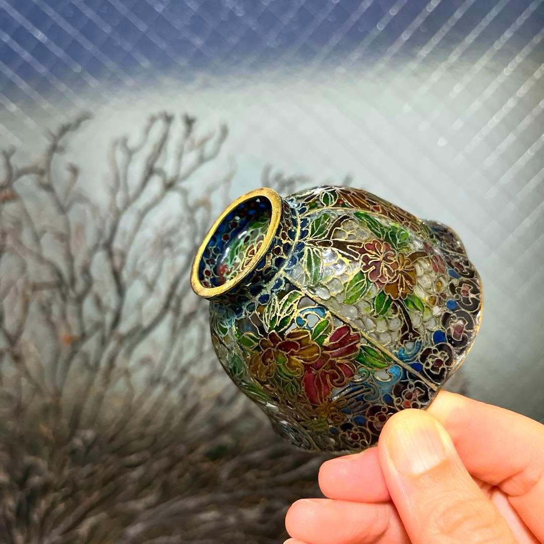 骨董　ガラス七宝　透胎七宝　省胎七宝　透かし技法　彩色花綴り　輪花フチ　盃