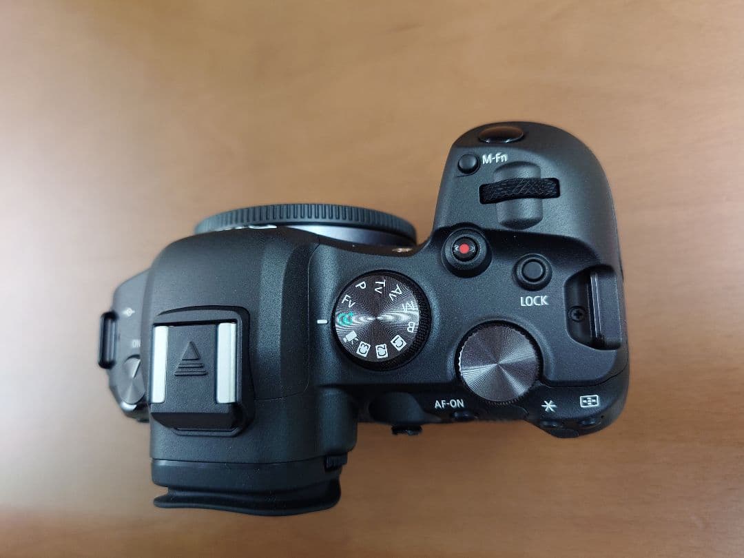 【ほぼ新品】（1400回）CANON キヤノン EOS R6ボディ