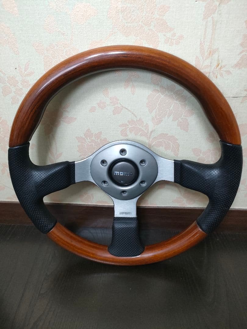 MOMO FIGHTER 35Φ ウッド＆パンチングレザーコンビ ステアリング